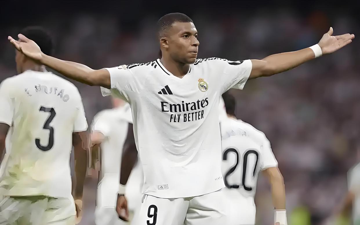 包含赛地聚焦：欧冠清晨热度飙升，瓦伦西亚复出首秀，信心回归，更衣室氛围转暖的词条