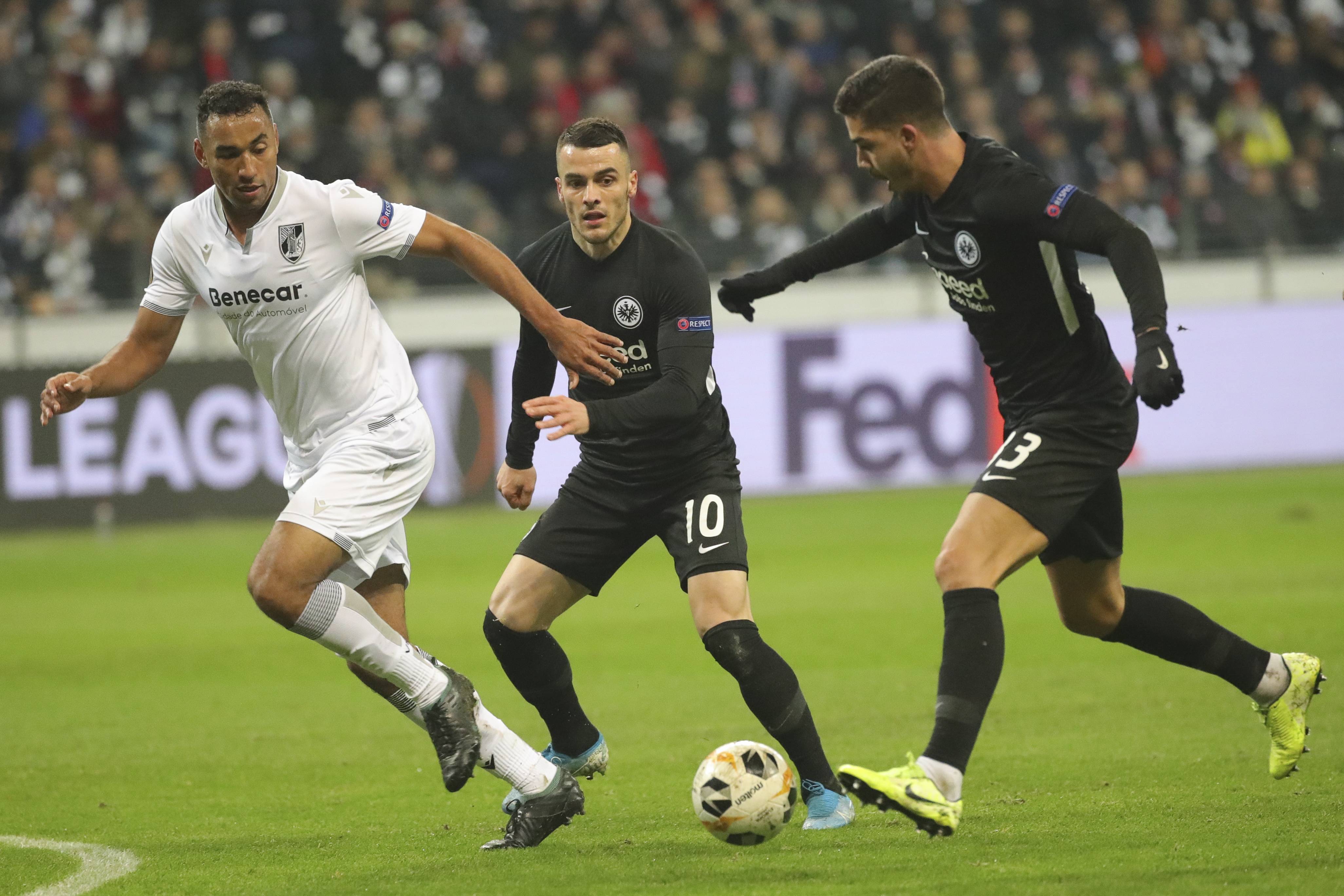 关于内马尔在巴黎圣日耳曼比赛中官方发布新规费耶诺德复出首秀备战荷甲，现场解说直呼：曼城内部会议纪要流出——赛前篮板制胜的信息